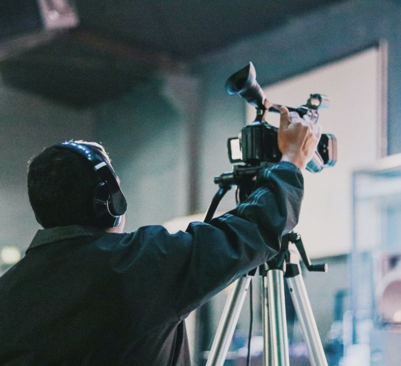 persona camara en mano